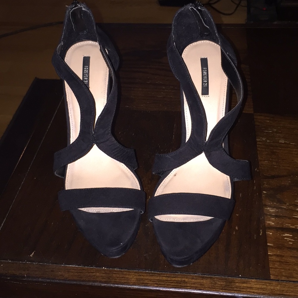 Black heels! Very cute